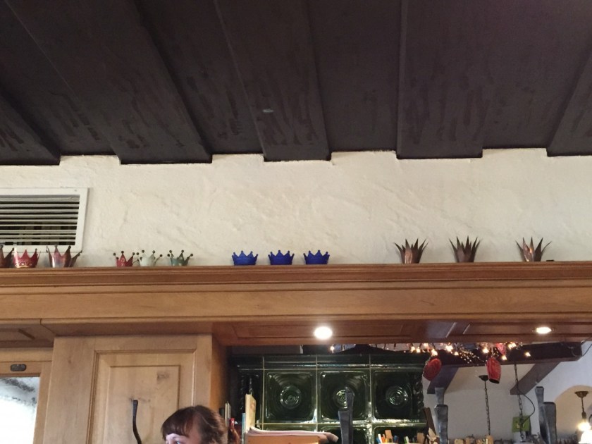 Groupings of 3 crowns