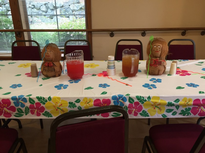 Hawaiian table decorations