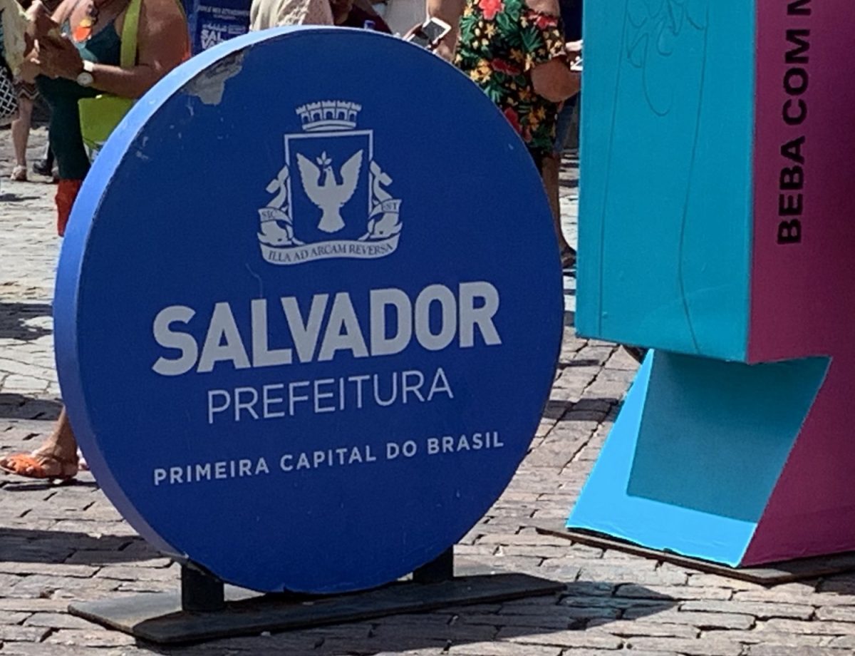 Salvador sign