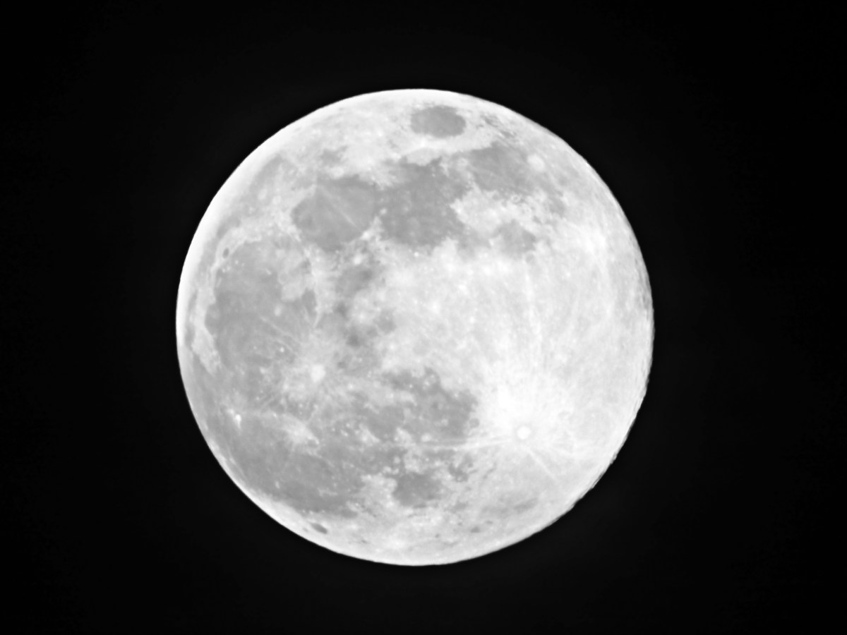 Super moon over Tacoma, WA, USA, April 7, 2020